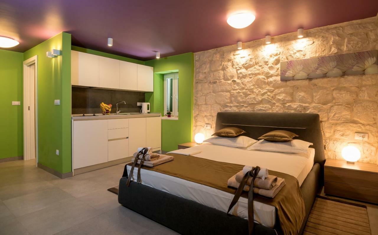 Annie'S Stone Studio & Room Сплит Екстериор снимка